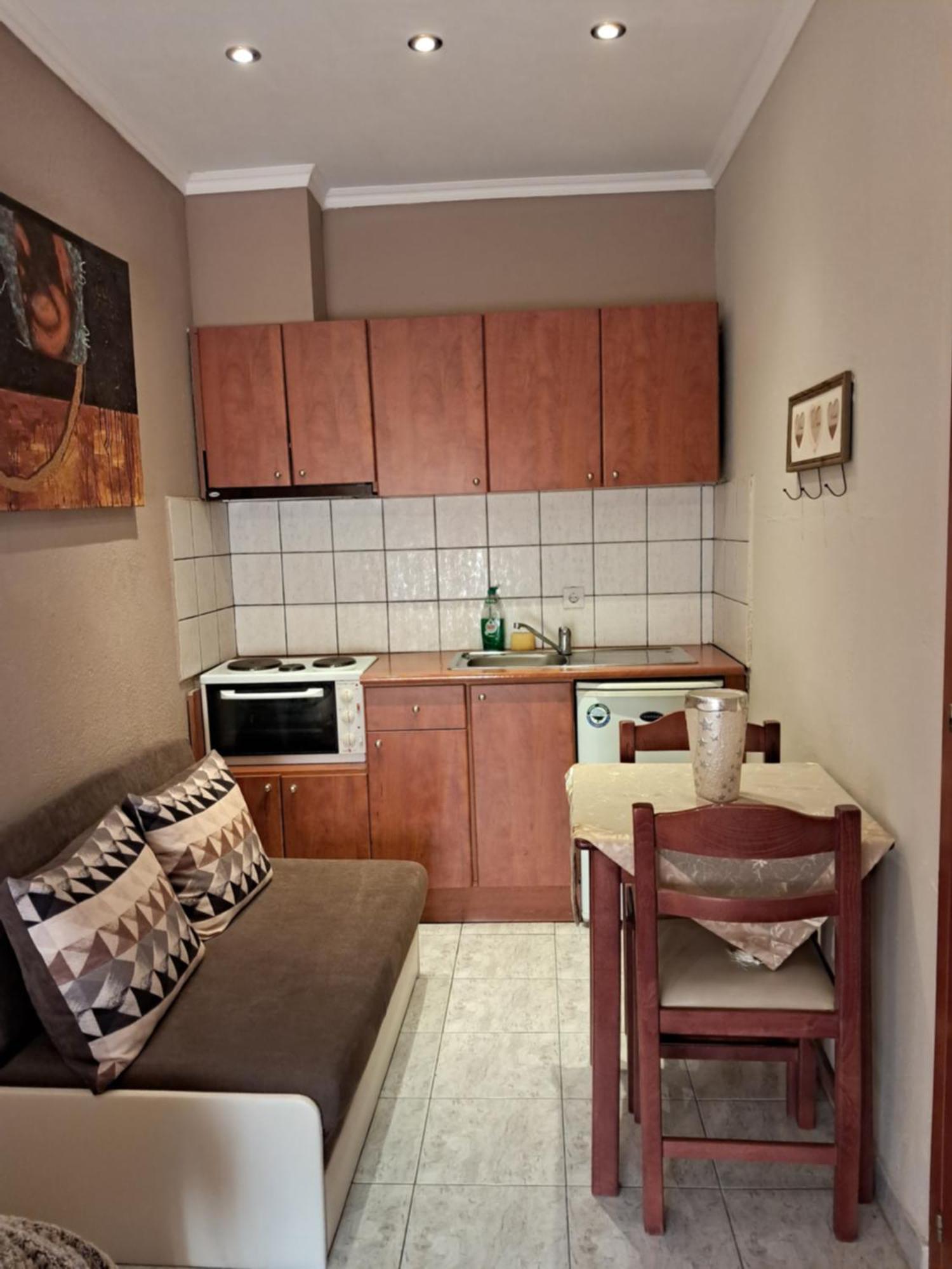 Erodios Guesthouse Като-Лутракі Екстер'єр фото