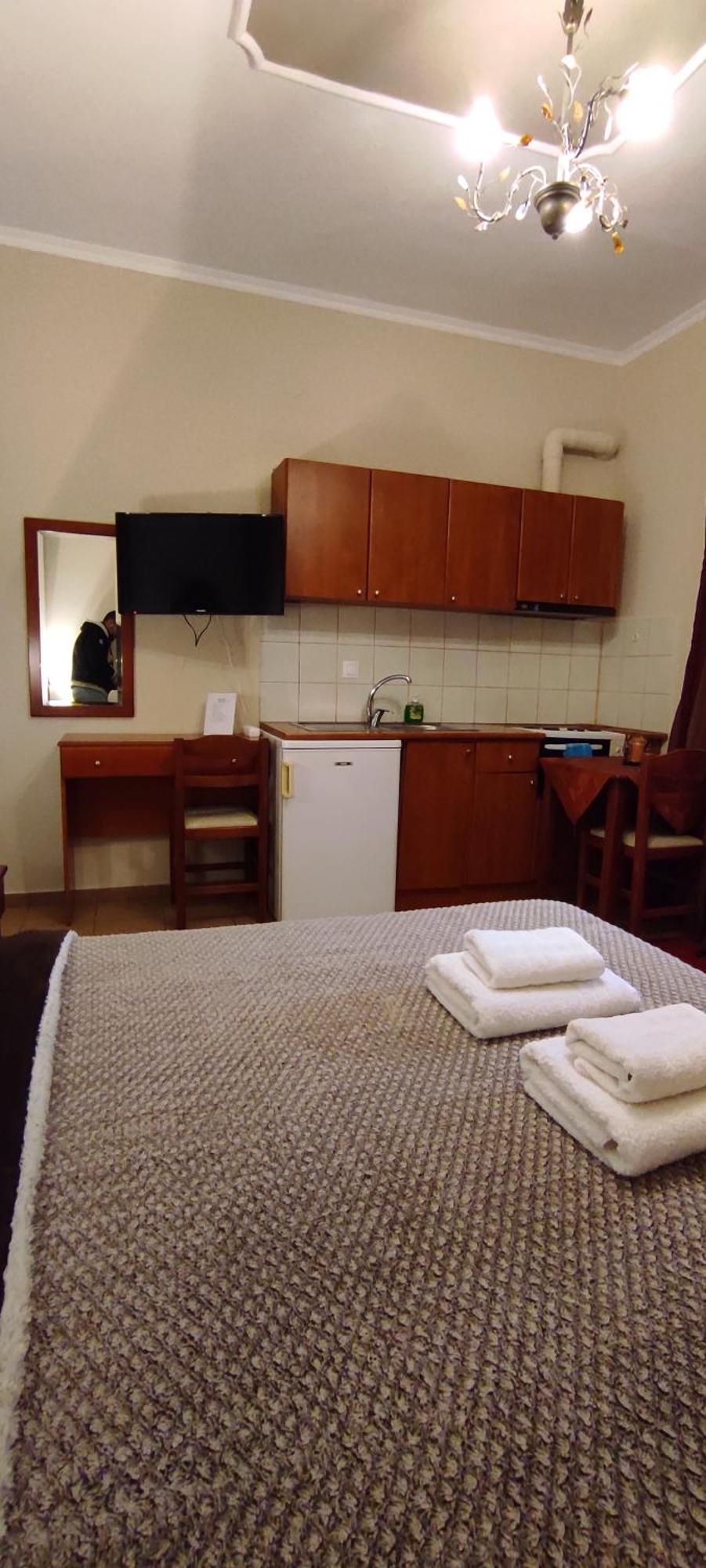 Erodios Guesthouse Като-Лутракі Екстер'єр фото