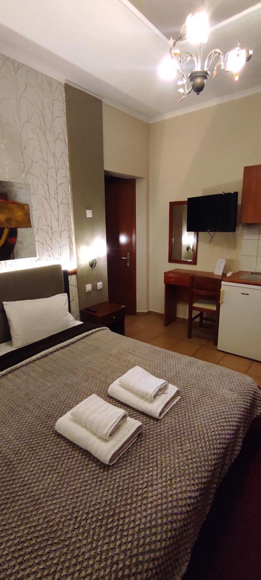 Erodios Guesthouse Като-Лутракі Екстер'єр фото